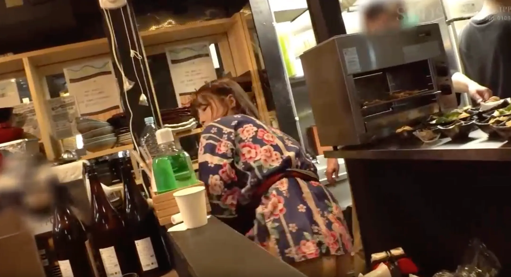 Special service at the pub for only 1000 yen and forget the way back - SEXTOP1